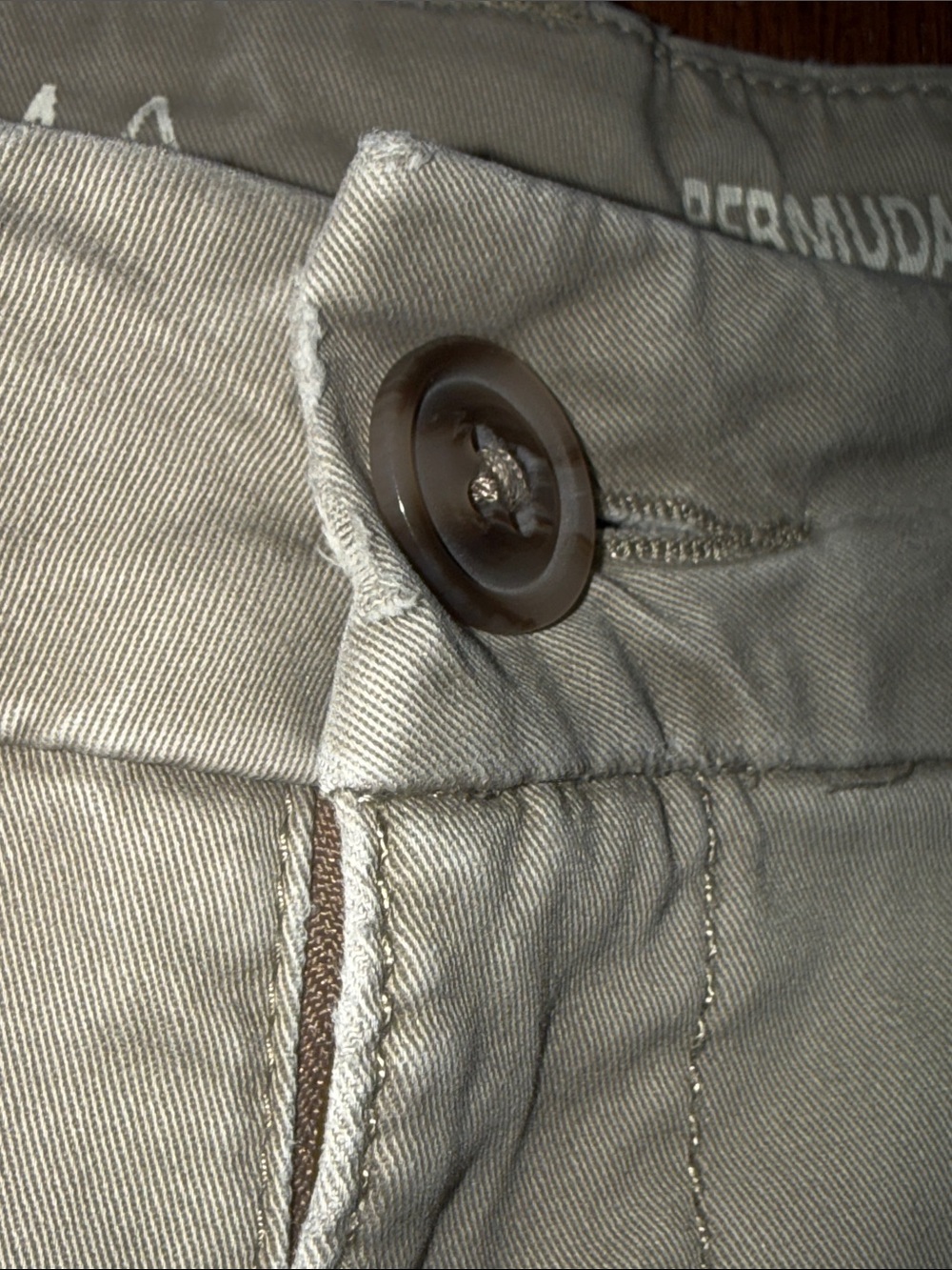 Size 4 Women’s Casual Khaki Shorts - Classic Summer Staple - Picture 4 of 7